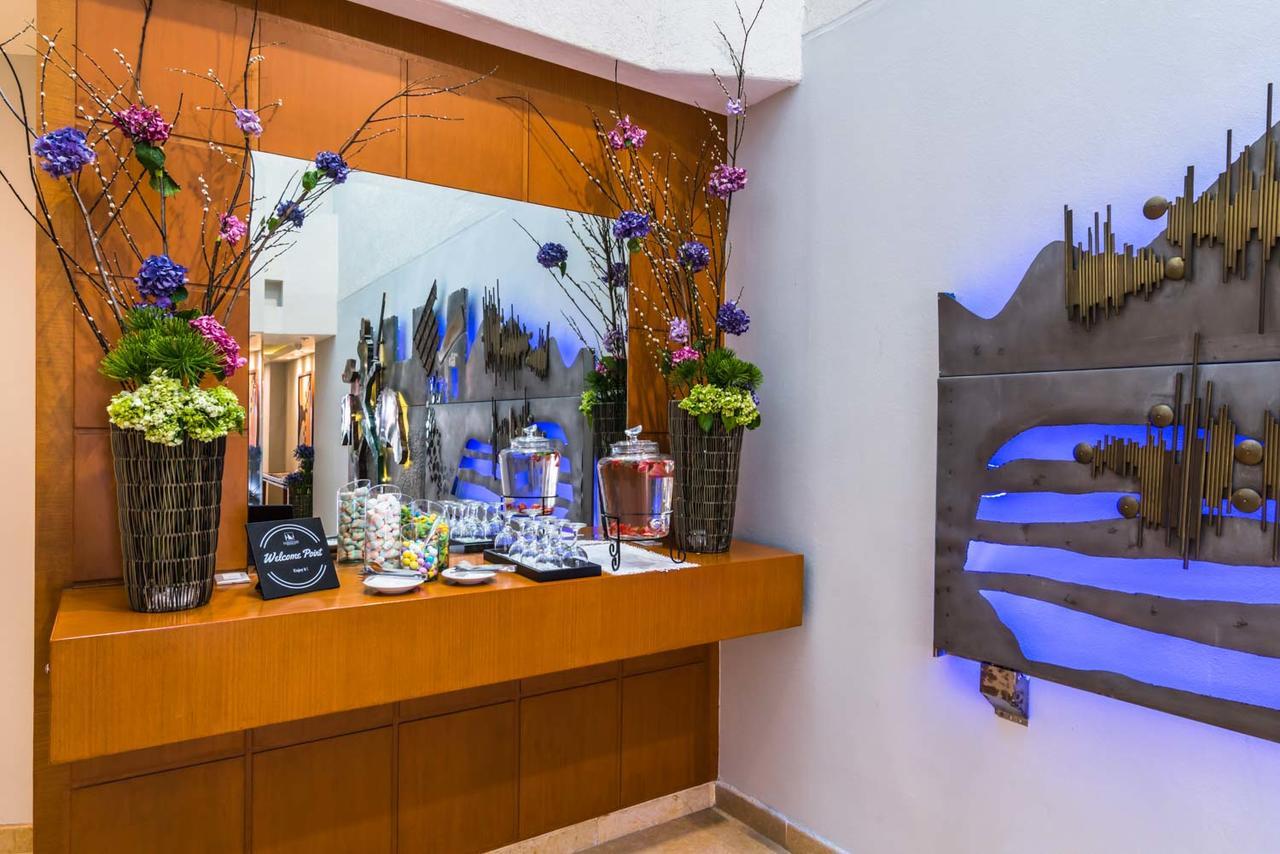 Eurostars Zona Rosa Suites Mexico City Exteriör bild The lobby of the hotel