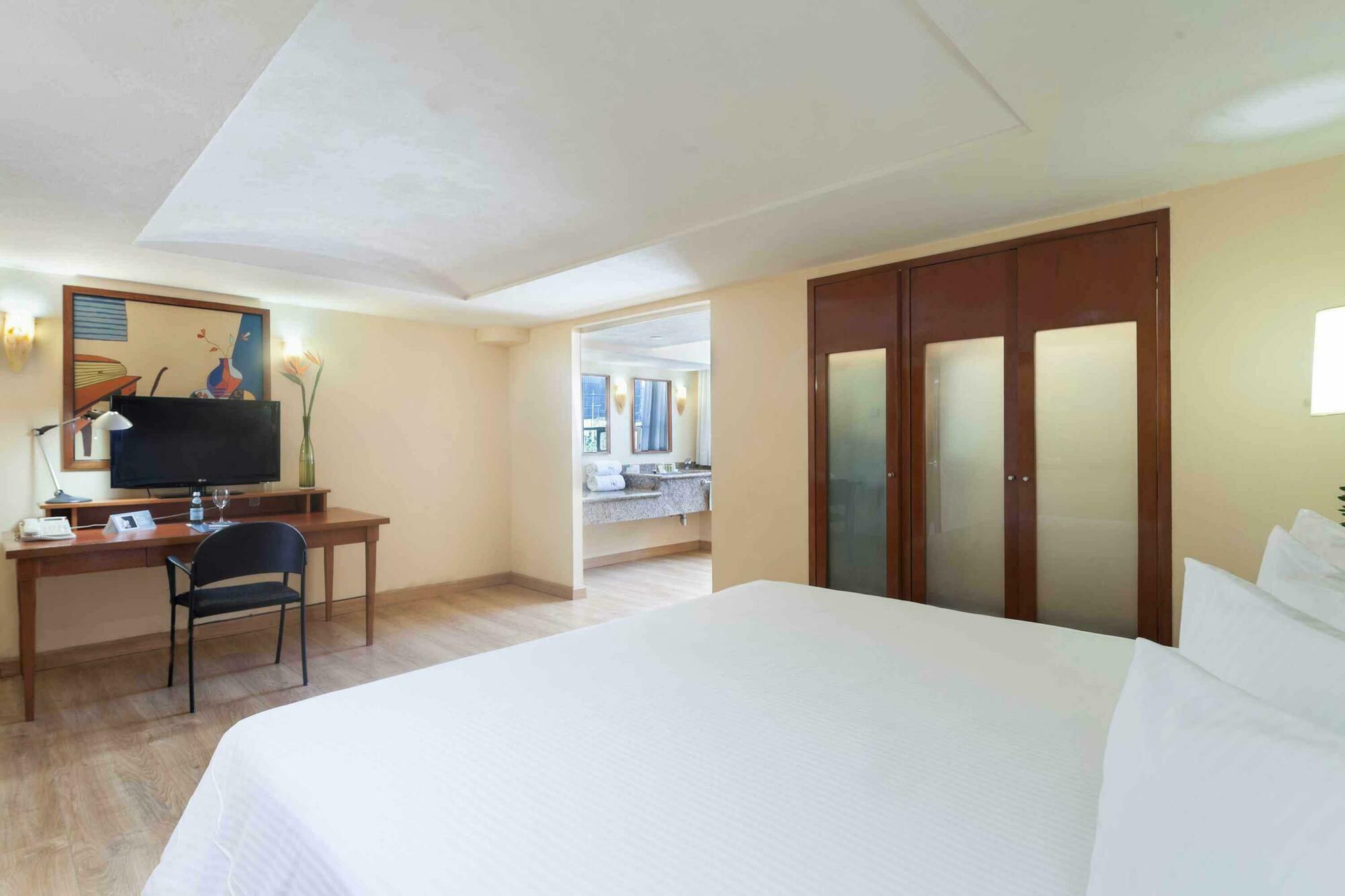 Eurostars Zona Rosa Suites Mexico City Rum bild Suite